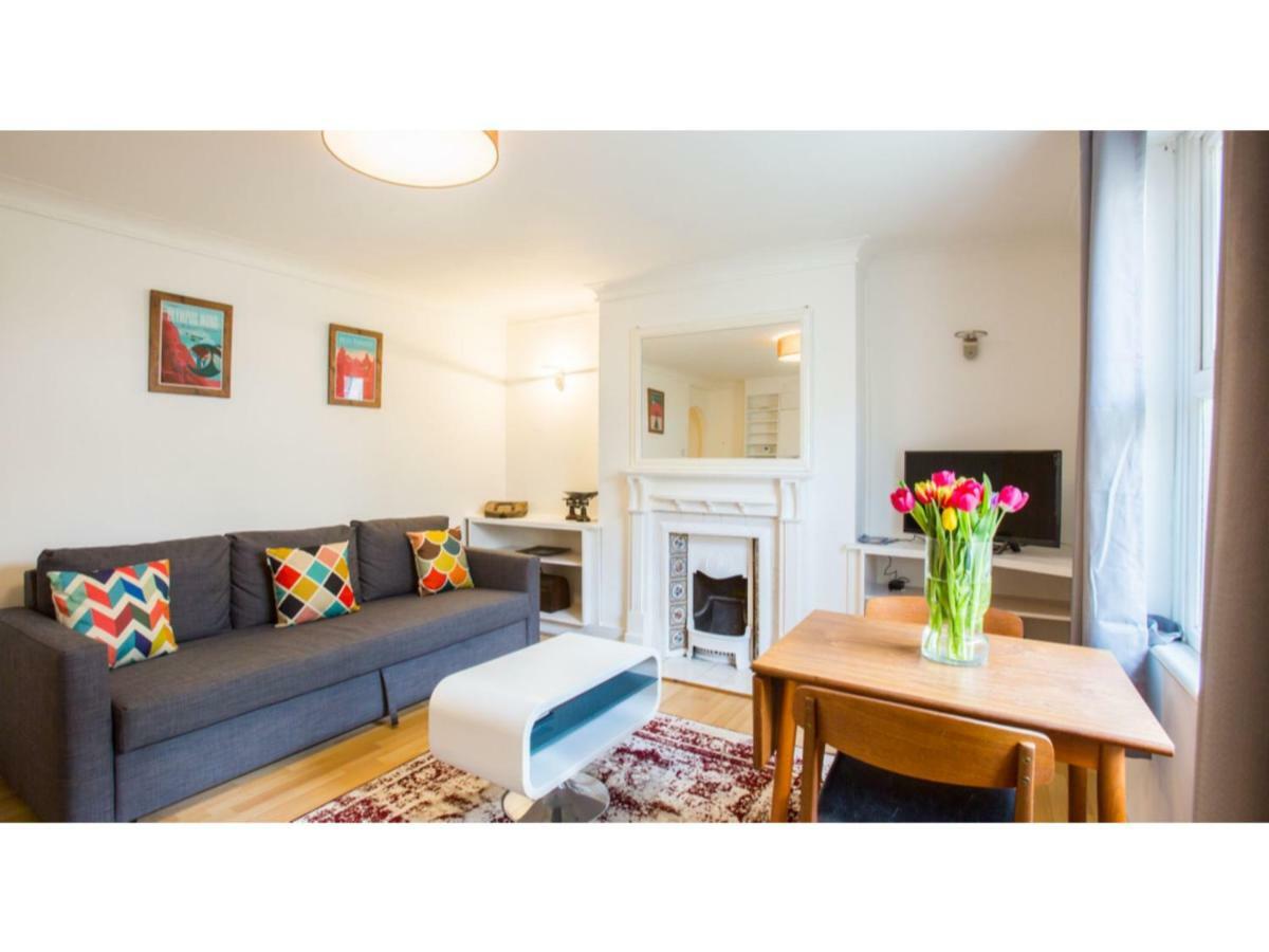 Elegant 1BDR w/private garden in vibrant Brighton Appartement Buitenkant foto