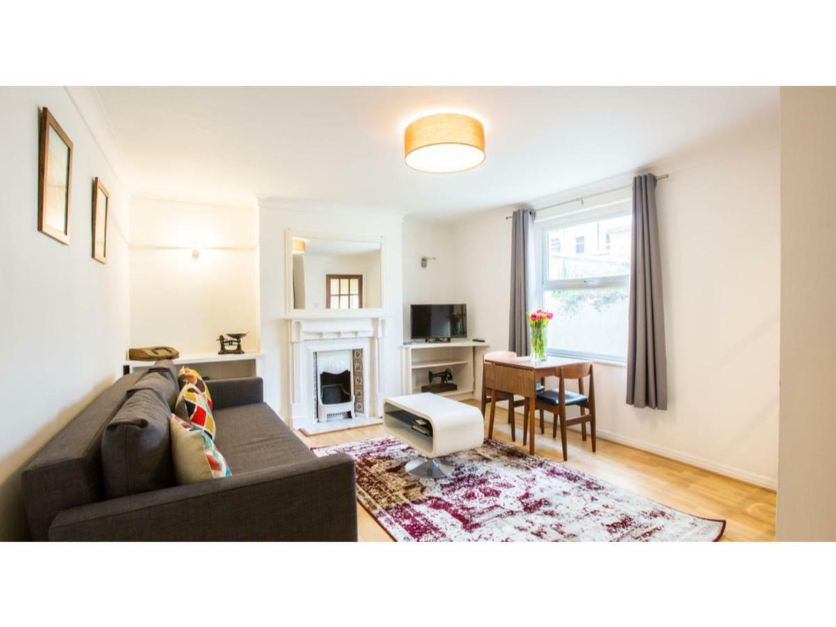 Elegant 1BDR w/private garden in vibrant Brighton Appartement Buitenkant foto